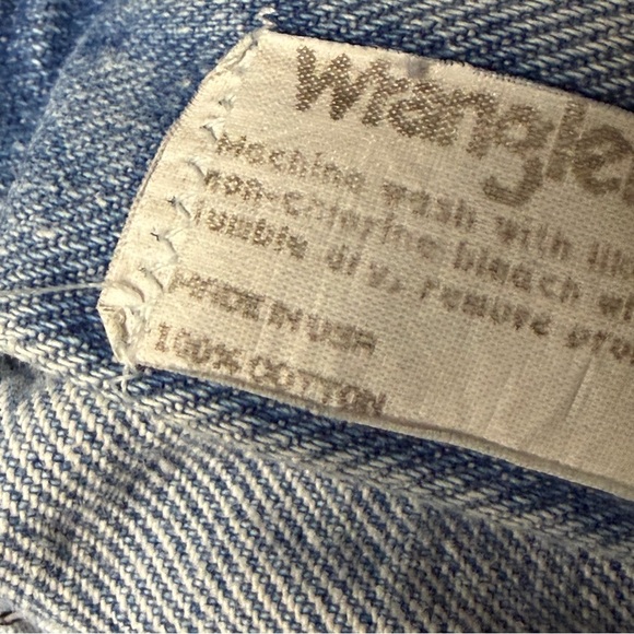 Vintage Wrangler Authentic Jeans Mens 36x32 Light Wash Blue Tapered USA Denim - Picture 8 of 16
